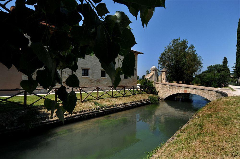 تريفي Country House Casco Dell'Acqua المظهر الخارجي الصورة