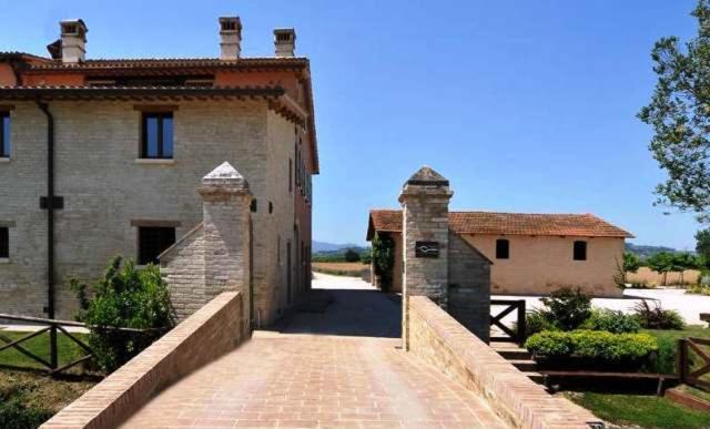 تريفي Country House Casco Dell'Acqua المظهر الخارجي الصورة